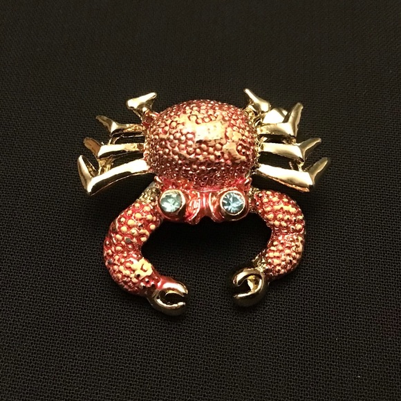Vintage Jewelry - VINTAGE CRAB BROOCH w/ARTICULATED CLAWS!